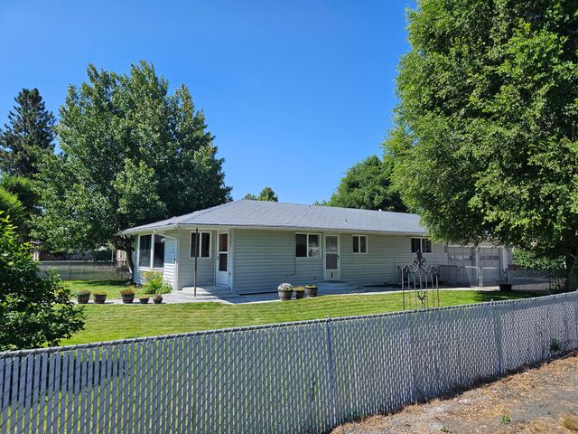 4514 Summers Lane, Klamath Falls, OR 97603