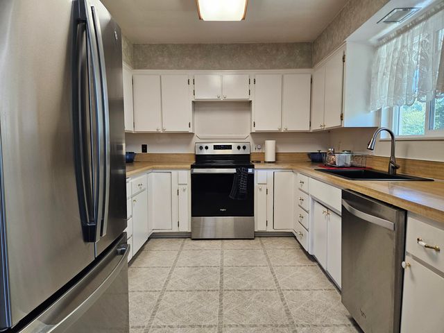 4514 Summers Lane, Klamath Falls, OR 97603