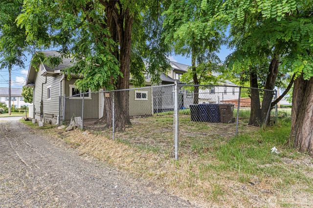 1208 S 14th Street, Tacoma, WA 98405