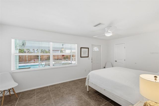 2812 AVENUE B, Holmes Beach, FL 34217