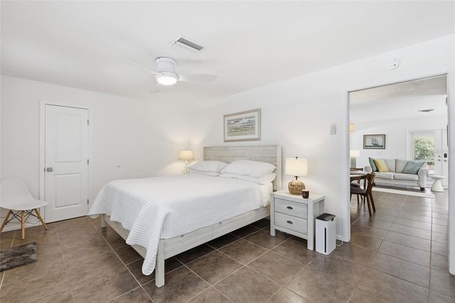 2812 AVENUE B, Holmes Beach, FL 34217