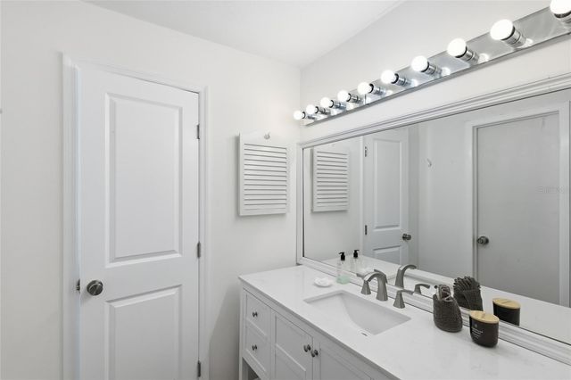 2812 AVENUE B, Holmes Beach, FL 34217