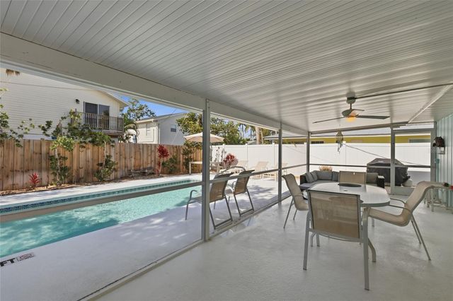 2812 AVENUE B, Holmes Beach, FL 34217