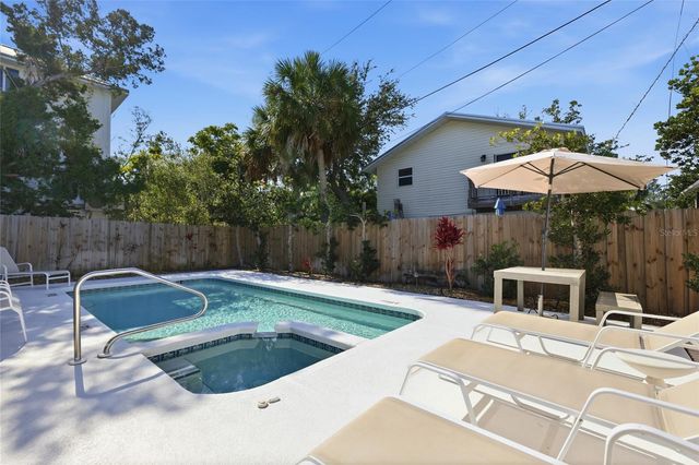 2812 AVENUE B, Holmes Beach, FL 34217