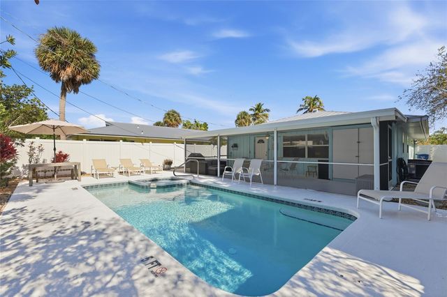 2812 AVENUE B, Holmes Beach, FL 34217