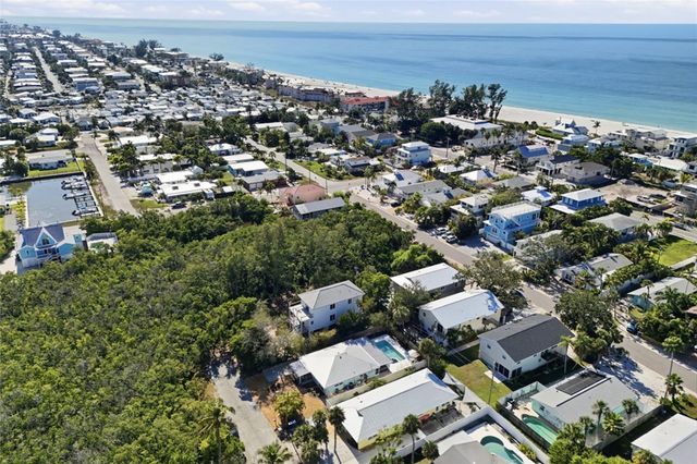 2812 AVENUE B, Holmes Beach, FL 34217