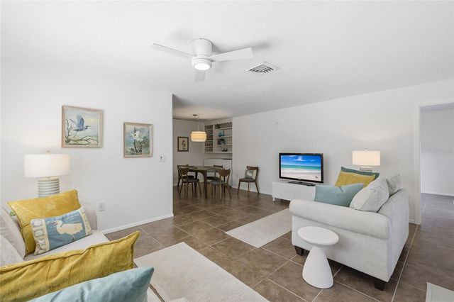 2812 AVENUE B, Holmes Beach, FL 34217