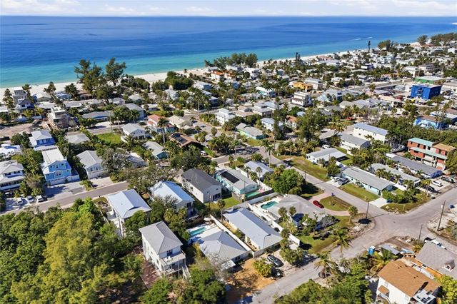 2812 AVENUE B, Holmes Beach, FL 34217