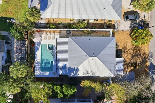 2812 AVENUE B, Holmes Beach, FL 34217