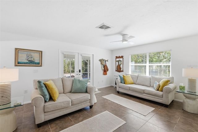 2812 AVENUE B, Holmes Beach, FL 34217