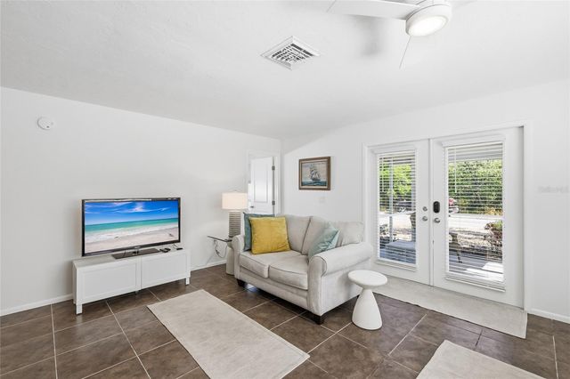 2812 AVENUE B, Holmes Beach, FL 34217