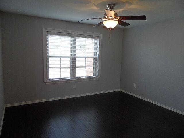 5731 Remington Park Square, Dallas, TX 75252