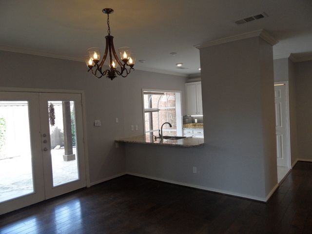 5731 Remington Park Square, Dallas, TX 75252