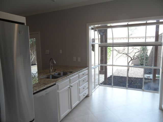 5731 Remington Park Square, Dallas, TX 75252