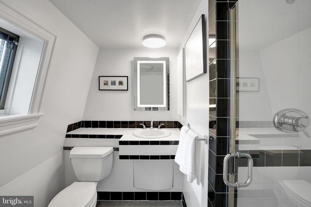 2230 DECATUR PL NW, Washington, DC 20008