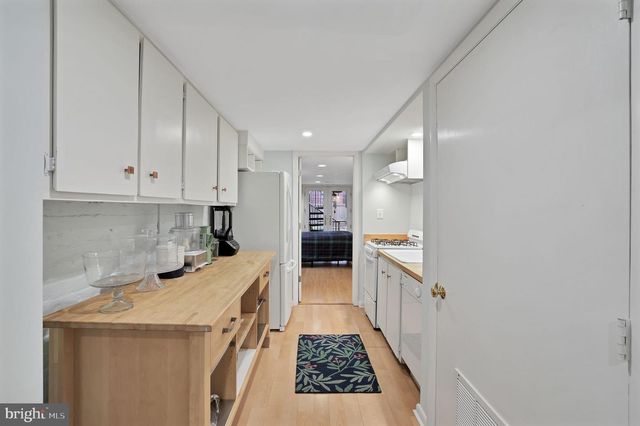 2230 DECATUR PL NW, Washington, DC 20008