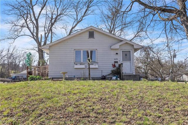 1020 7th Avenue, St Joseph, MO 64505