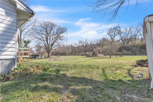 1020 7th Avenue, St Joseph, MO 64505