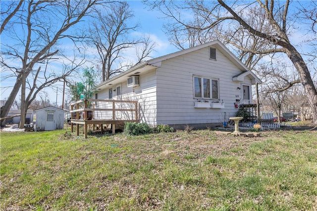 1020 7th Avenue, St Joseph, MO 64505