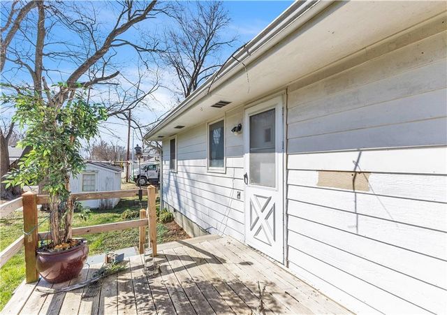 1020 7th Avenue, St Joseph, MO 64505