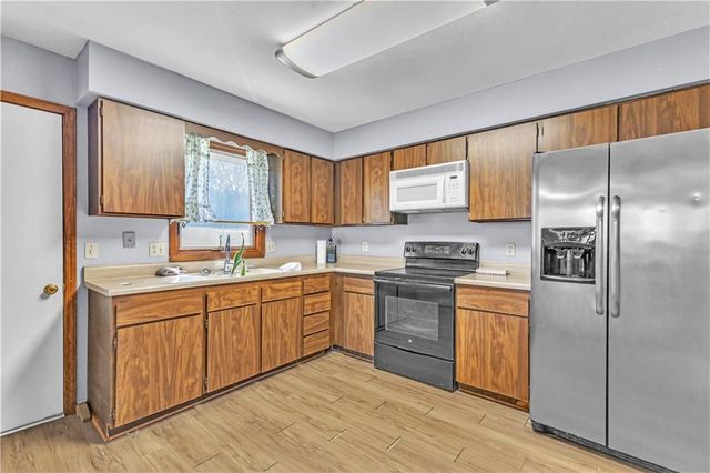 1020 7th Avenue, St Joseph, MO 64505