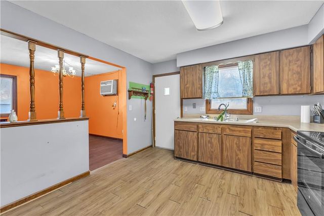 1020 7th Avenue, St Joseph, MO 64505