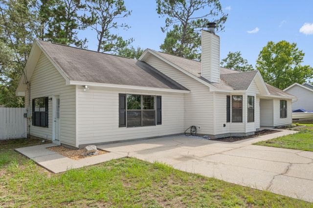 200 W Walker Circle, Crestview, FL 32539