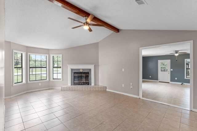 200 W Walker Circle, Crestview, FL 32539