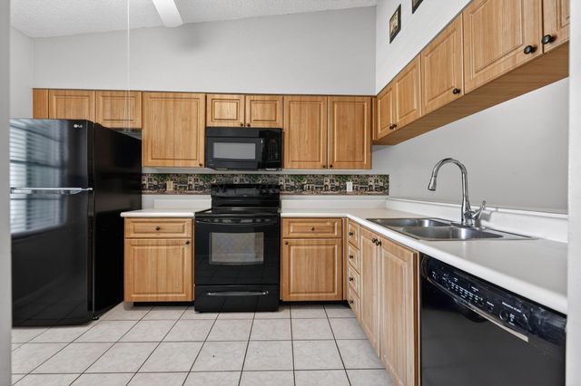 2301 Sabal Ridge Court H, Palm Beach Gardens, FL 33418