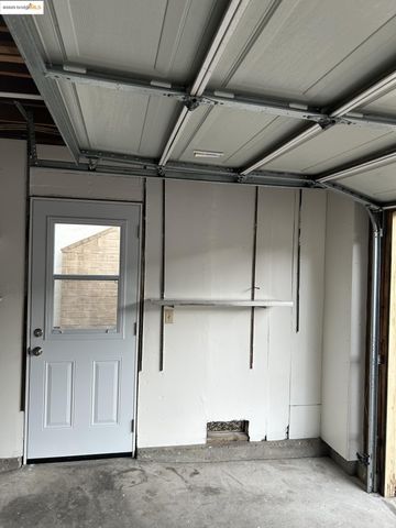 1363 Ridgecrest Rd, Pinole, CA 94564