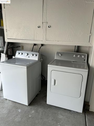 1363 Ridgecrest Rd, Pinole, CA 94564