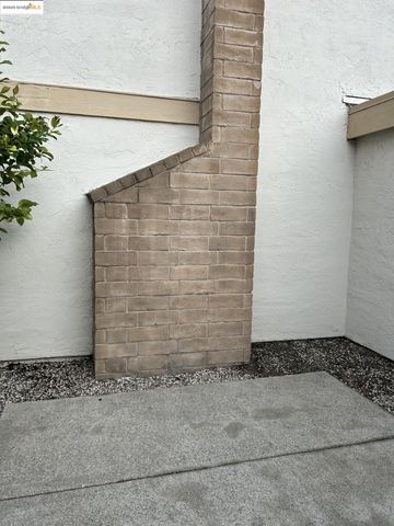 1363 Ridgecrest Rd, Pinole, CA 94564