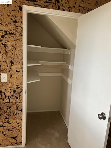 1363 Ridgecrest Rd, Pinole, CA 94564