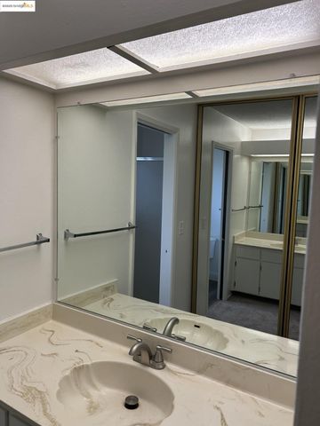 1363 Ridgecrest Rd, Pinole, CA 94564