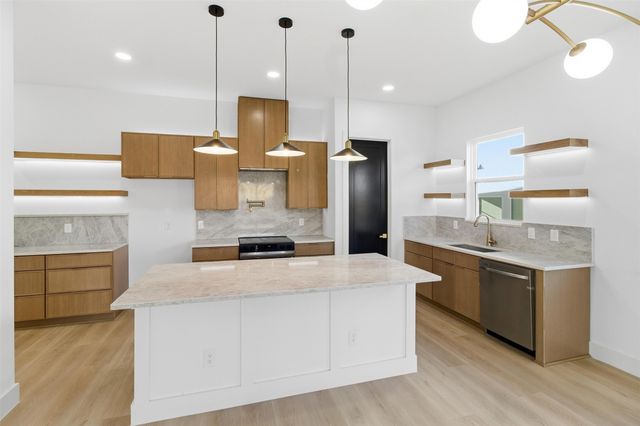 618 S Moore Street, Dallas, TX 75203