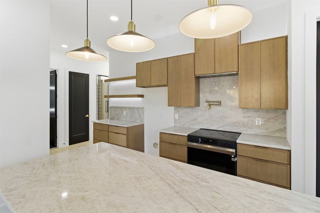 618 S Moore Street, Dallas, TX 75203