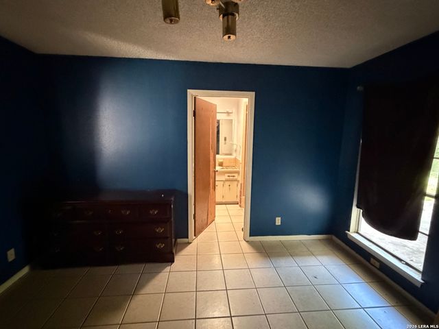 3643 MINTHILL DR, San Antonio, TX 78230