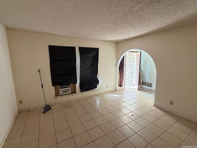 3643 MINTHILL DR, San Antonio, TX 78230