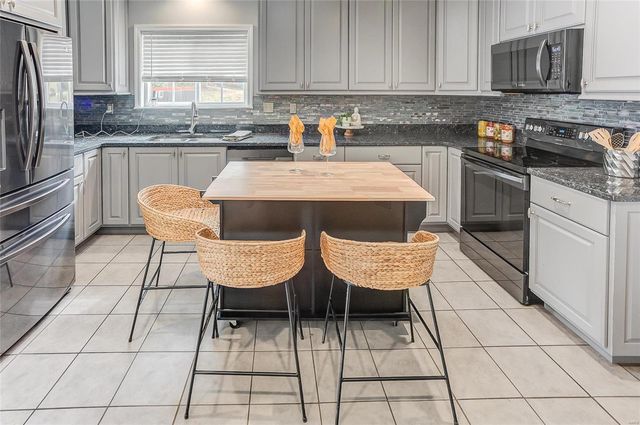 121 Country Club Place, Belleville, IL 62223