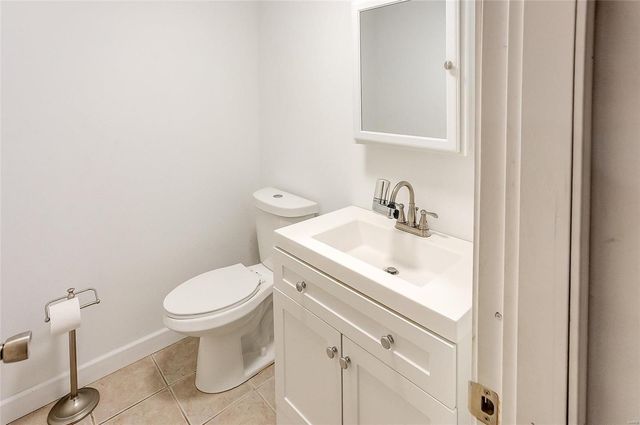 121 Country Club Place, Belleville, IL 62223