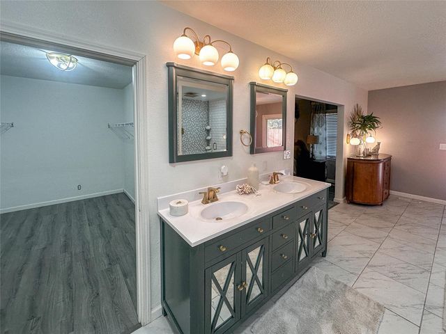 121 Country Club Place, Belleville, IL 62223