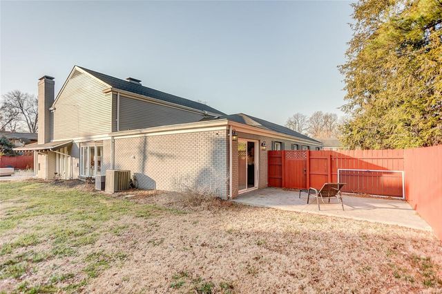 121 Country Club Place, Belleville, IL 62223