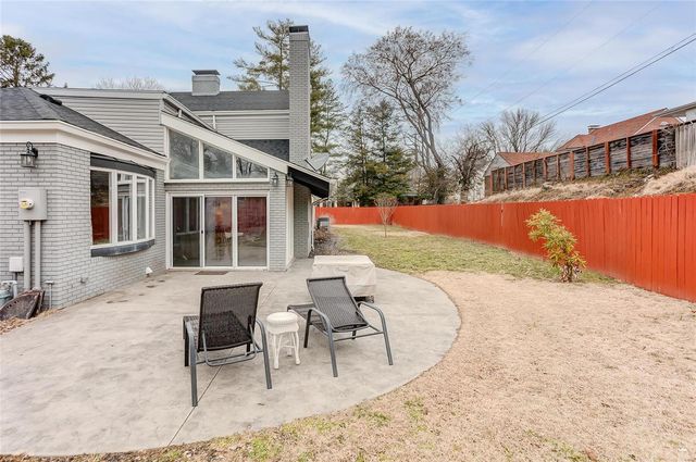 121 Country Club Place, Belleville, IL 62223
