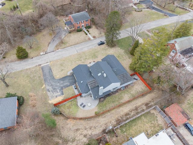 121 Country Club Place, Belleville, IL 62223