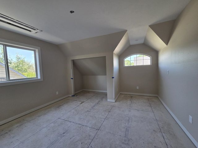 9715 E Main Ln, Spokane Valley, WA 99206