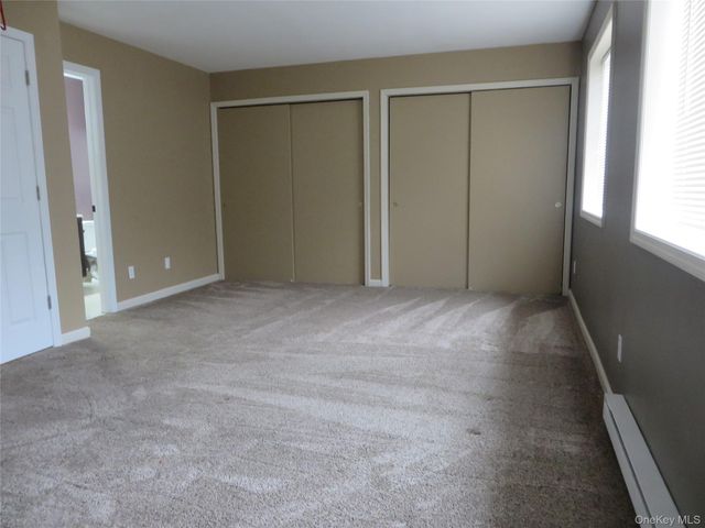 5909 Chelsea Cove N, Hopewell Junction, NY 12533