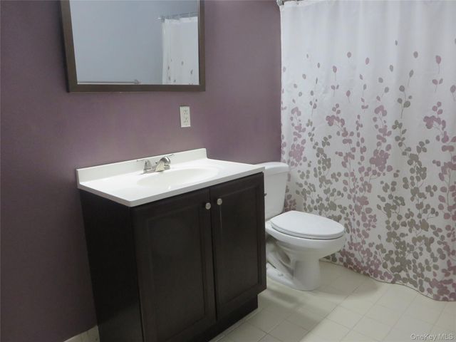 5909 Chelsea Cove N, Hopewell Junction, NY 12533