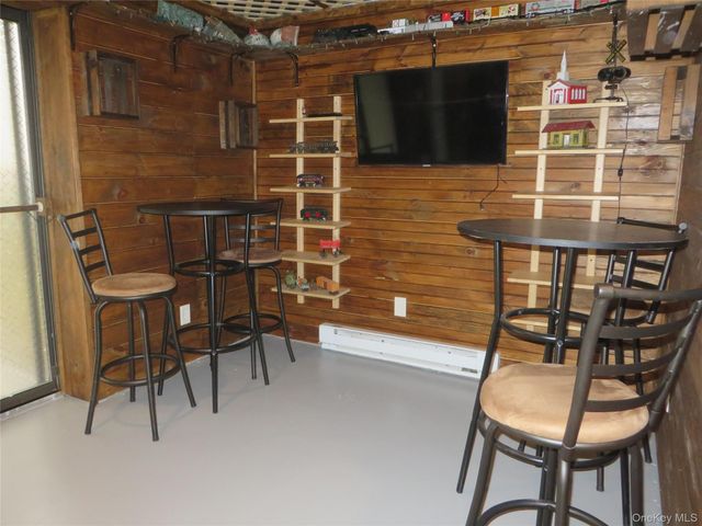 5909 Chelsea Cove N, Hopewell Junction, NY 12533