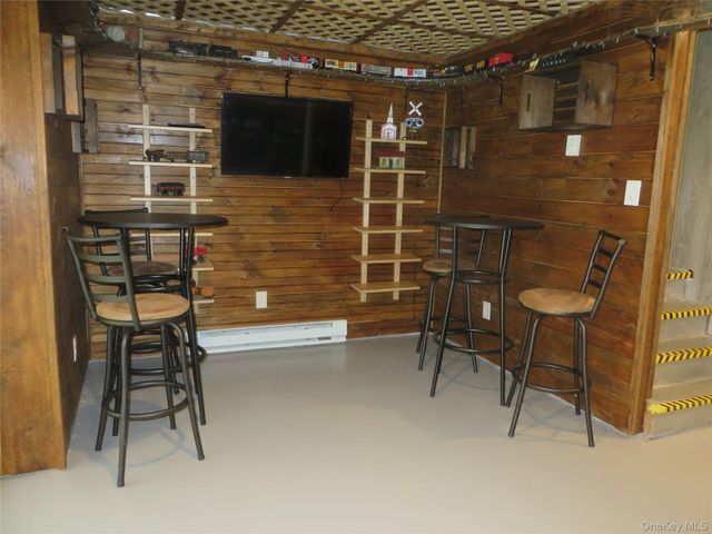 5909 Chelsea Cove N, Hopewell Junction, NY 12533