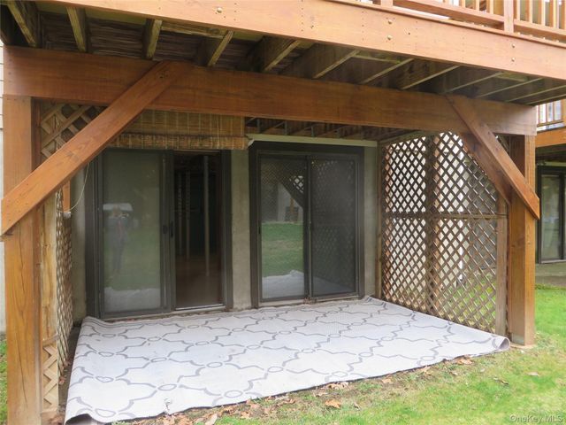 5909 Chelsea Cove N, Hopewell Junction, NY 12533